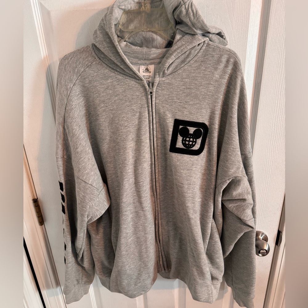 Walt Disney World Hoodie - size L